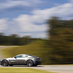 Aston Martin Vantage Tungsten Silver 05